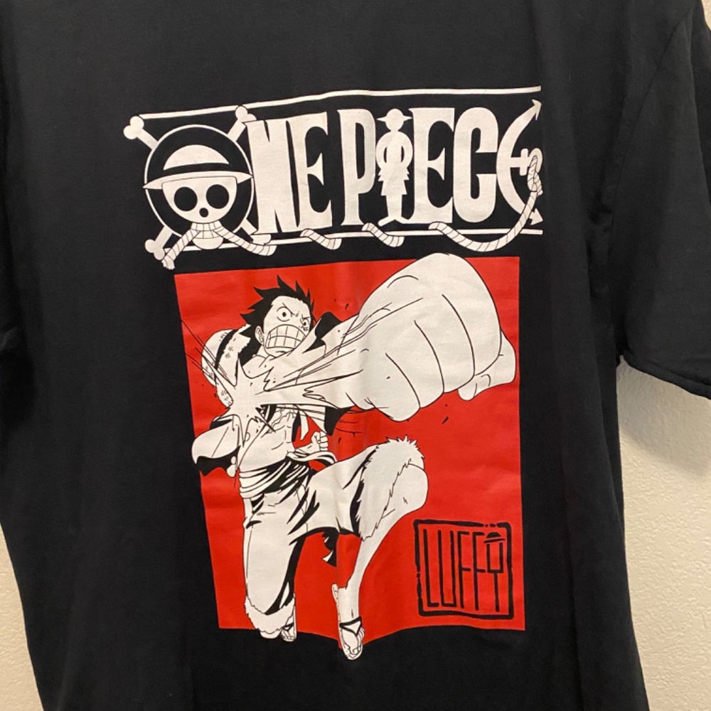 One Piece Black Graphic Tee Shirt Large - Picture 4 of 4